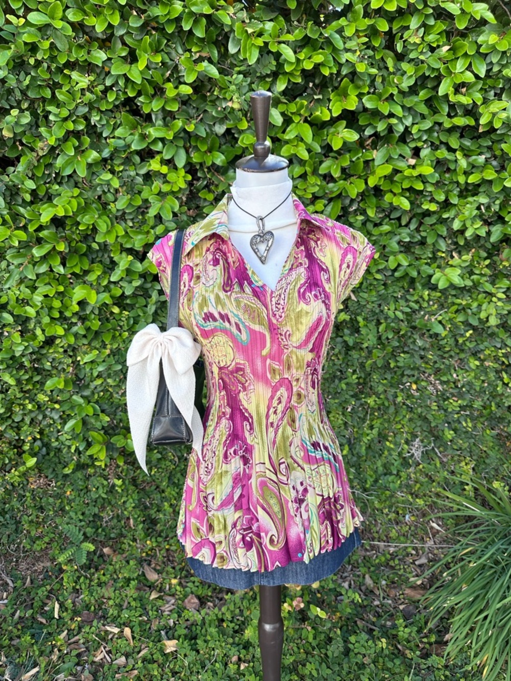✨Dreamy paisley button down blouse